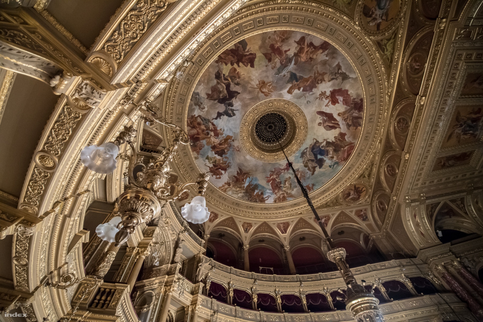 20397087_aec4f316f96161b4a7d642fe973234bb_wm